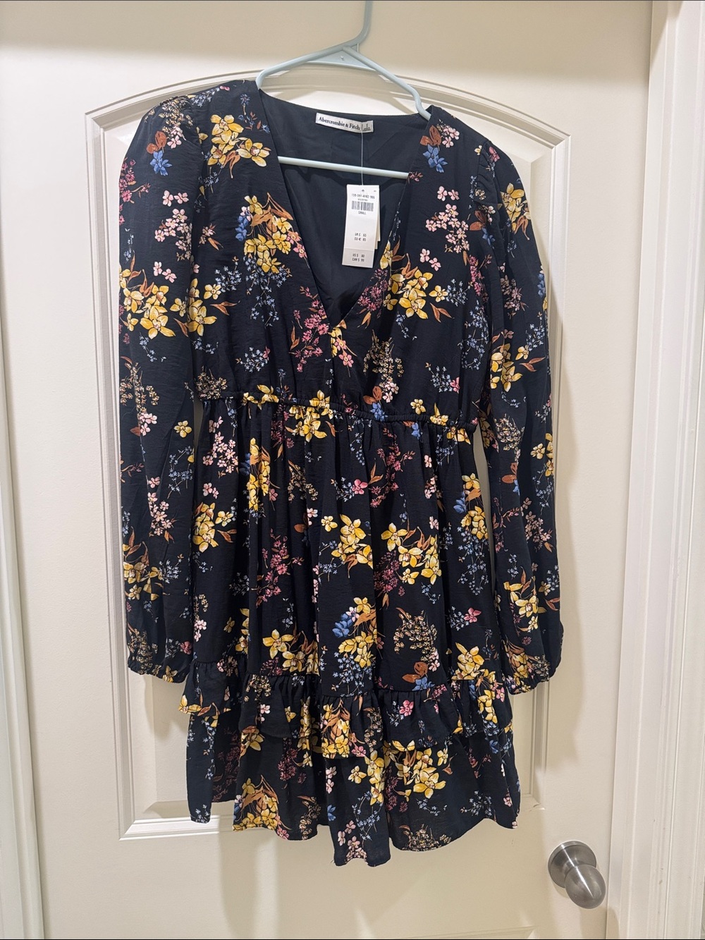 Abercrombie & Fitch Black Floral Long-Sleeve V-Neck Dress